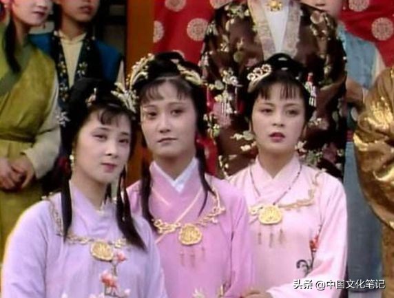 《红楼梦》中柳絮词：林黛玉社长，薛宝钗为尊，贾府最后的太平春