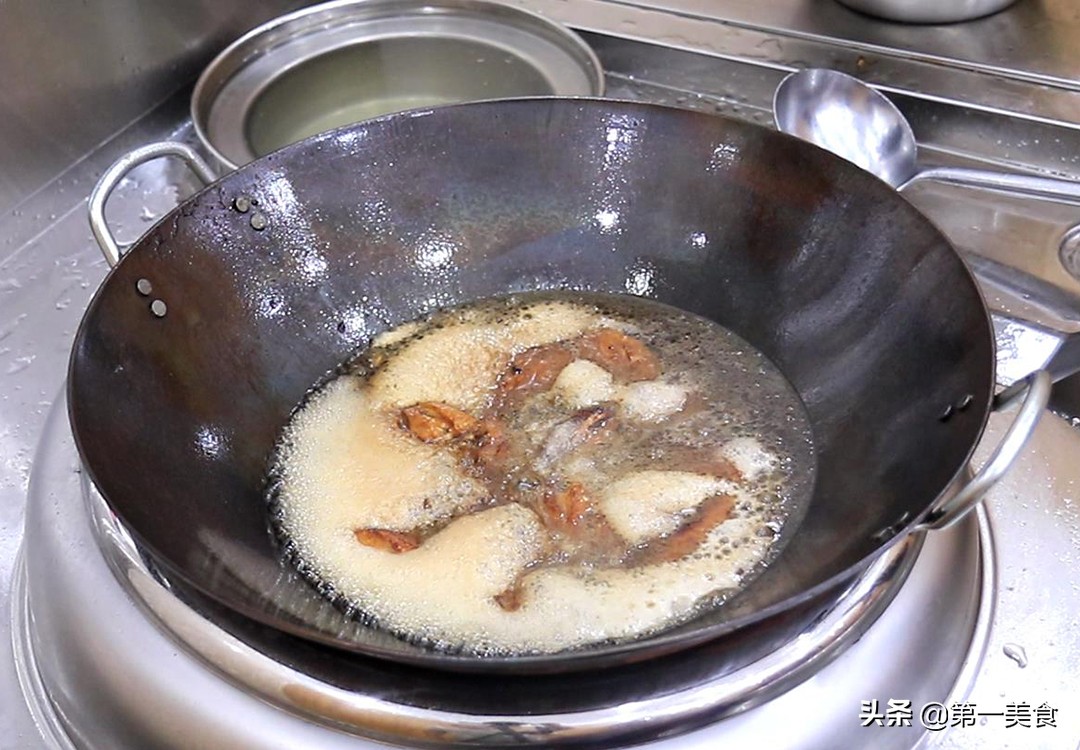 家常可乐鸡翅（学会这个可乐鸡翅的做法香甜不腻天天想吃）