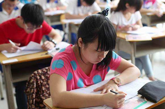 20年高考新规，复读生将受影响，了解“报考标准”对高考更有利