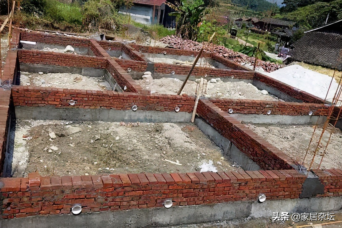 自建房的地基怎么做防潮？有哪些可行的做法？怎么操作？