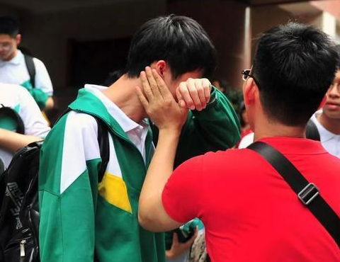 2021安徽高考分数线发布，文史类考生欲哭无泪，500分只能上大专