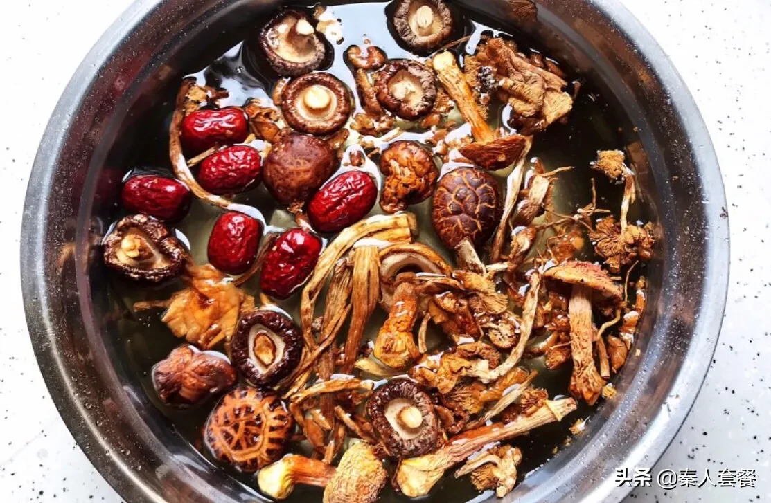 茶树菇和香菇是否可以一起炖鸡汤(香茶搭配，鸡汤美味共鸣)