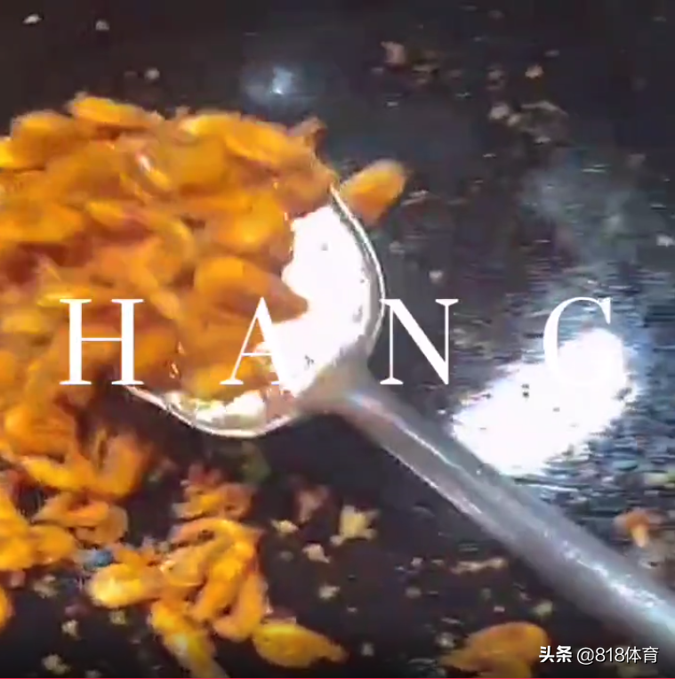 兄妹共进步!全红婵为厨师大哥庆生,哥哥初二辍学16岁杂工20岁掌勺