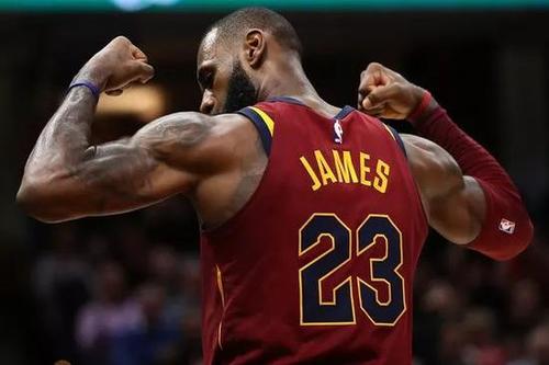 为什么nba球衣不丑(若最美球衣分5个等级：步行者睡袍C级，湖人SS级，那SSS呢)