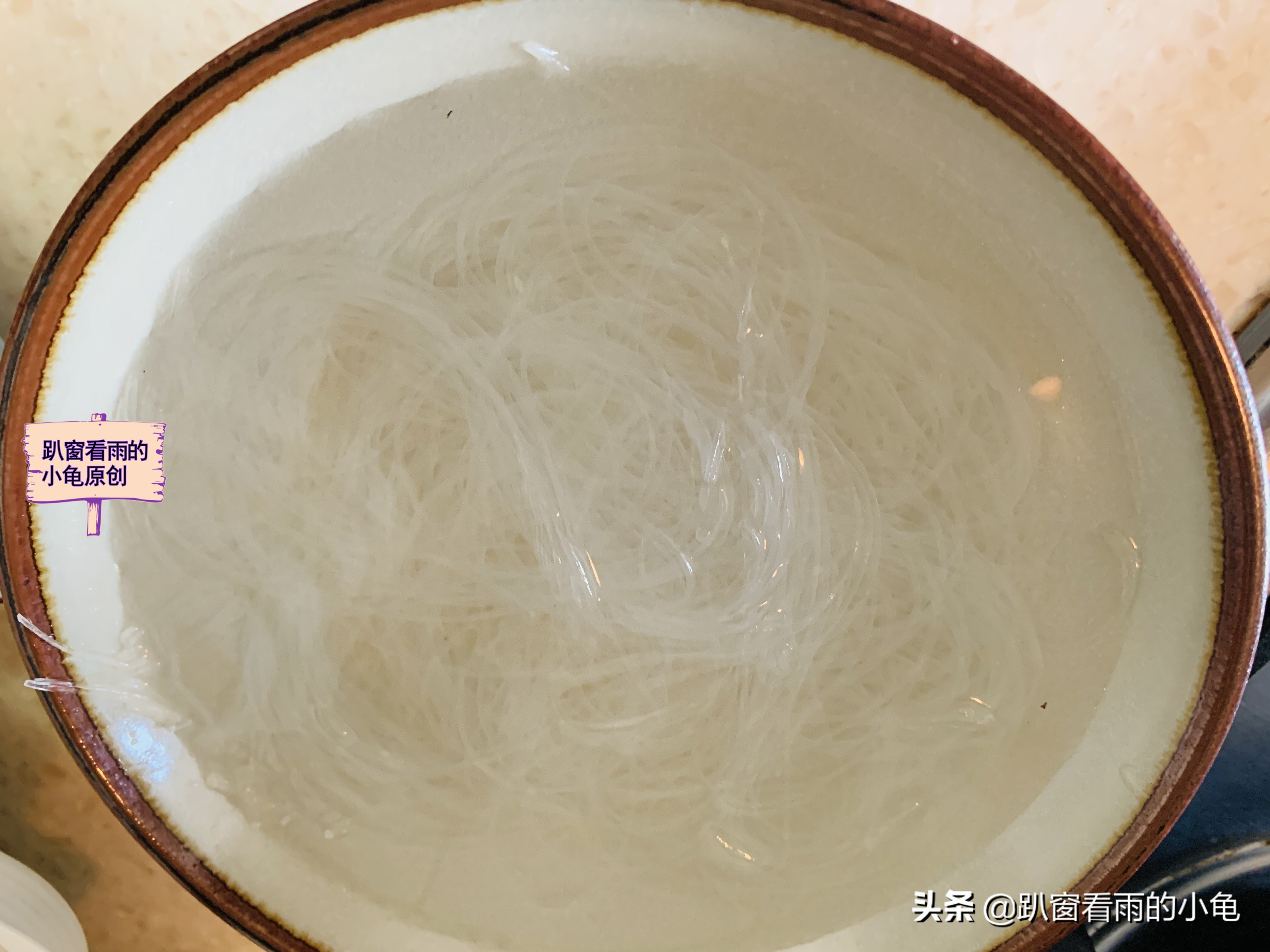这才是香菇最好吃的做法，软嫩鲜香又解馋，大人孩子直呼吃不够