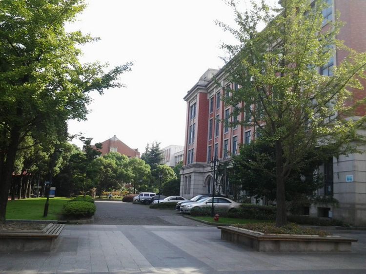 走进上海理工大学