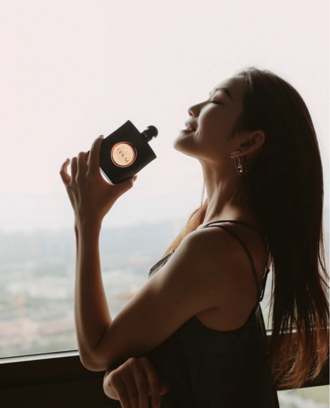 送女生香水你避不开5个选择，范思哲粉钻好闻持久，黑鸦片太甜腻