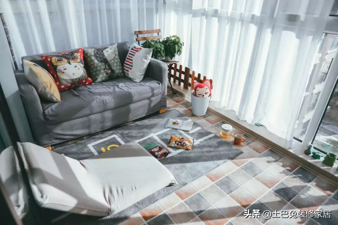 客厅阳台打通，聪明人这样装，直接多了一间房