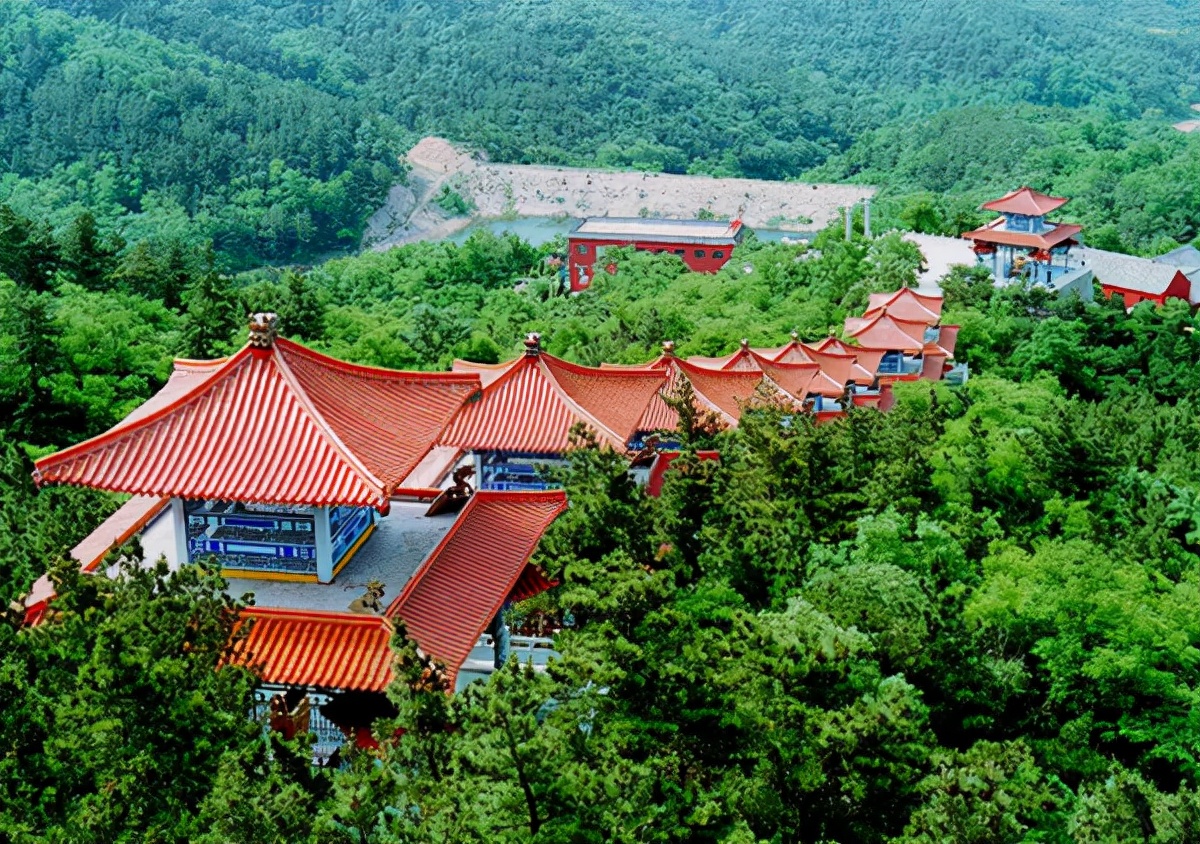 适合避暑,吸引游客争相前往在辽宁省盖州市万福镇有一处景区风景妙人