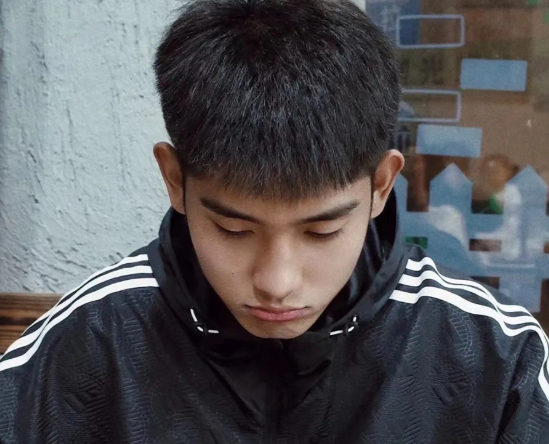 体校帅哥(西安体院帅气校草走红,不仅颜值高身材好,还是国家级田径