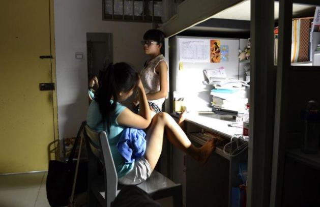 “这些同学不许进入食堂”，高校发布新规定，一部分网友表示支持