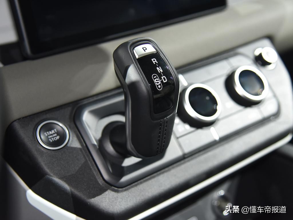 新车｜三门短轴，越野玩家都想要！曝路虎卫士90将于4月上市