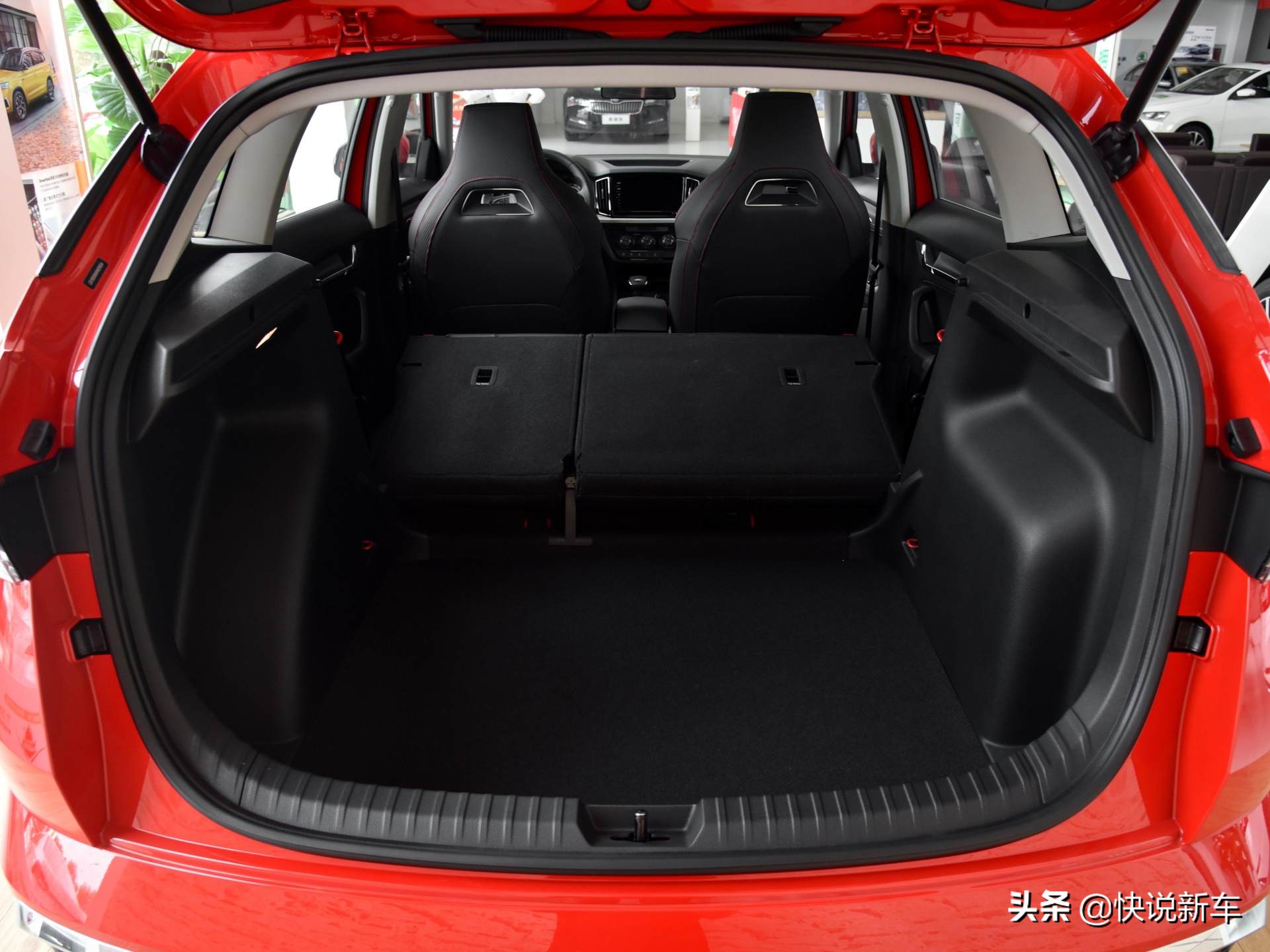 价格便宜还有自动挡，油耗不到6L的SUV，带你看斯柯达柯米克GT