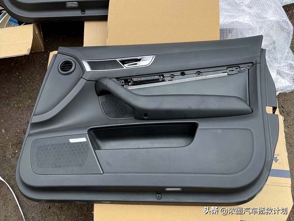 「志在千里」自用奥迪A6武装RS6内饰，带你领略溢出屏幕的震撼感