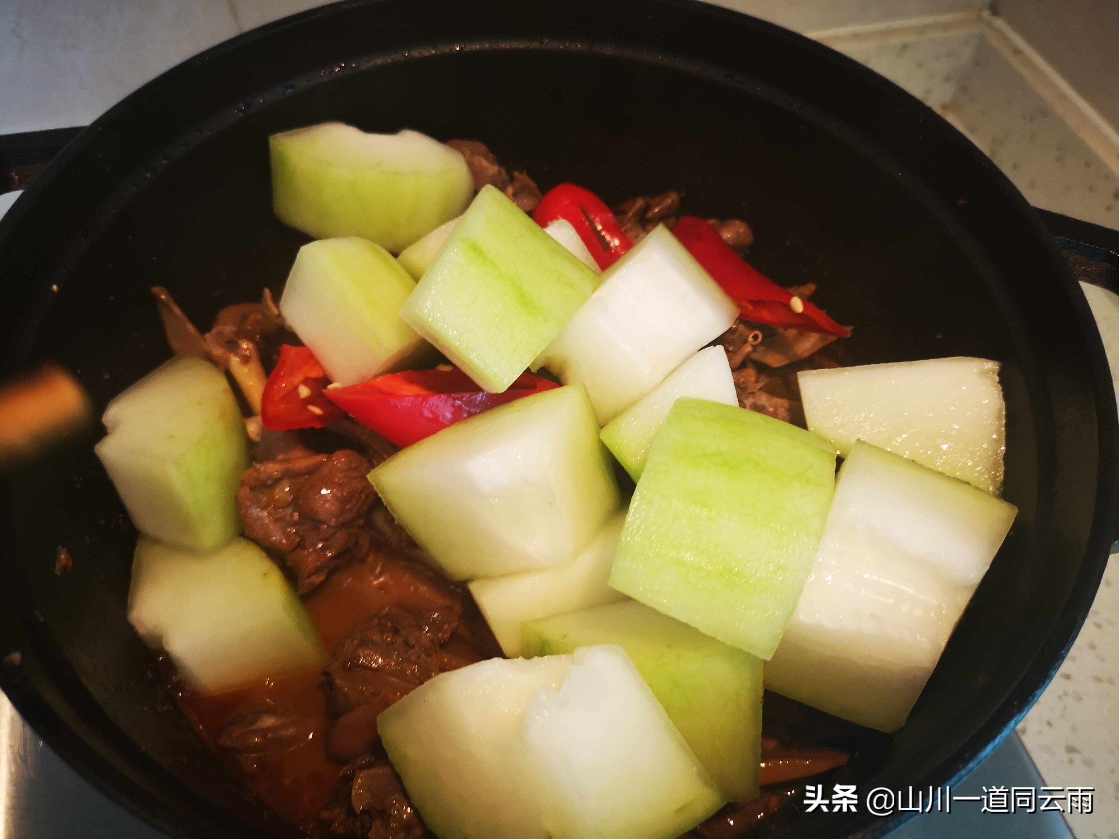 顺德名菜火焰醉鹅做的时候改用了鸭，孰优孰劣吃了之后本人有话说