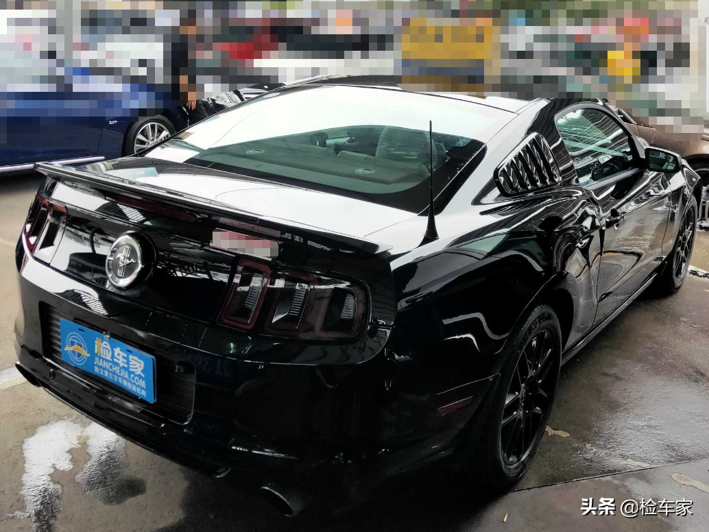 美式肌肉跑车的代表！这辆3.7的福特野马，开了7年还能卖23万？