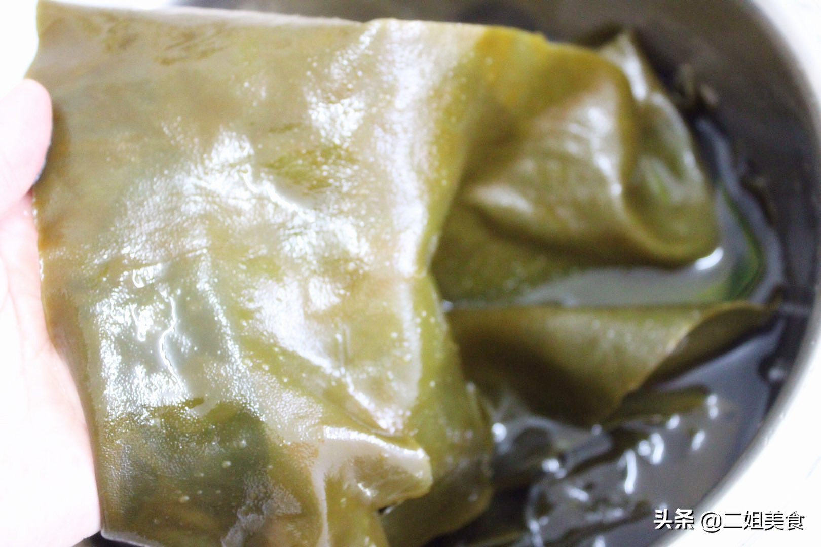 泡发海带，用冷水还是热水？教您一招，十分钟泡发，软乎没硬块