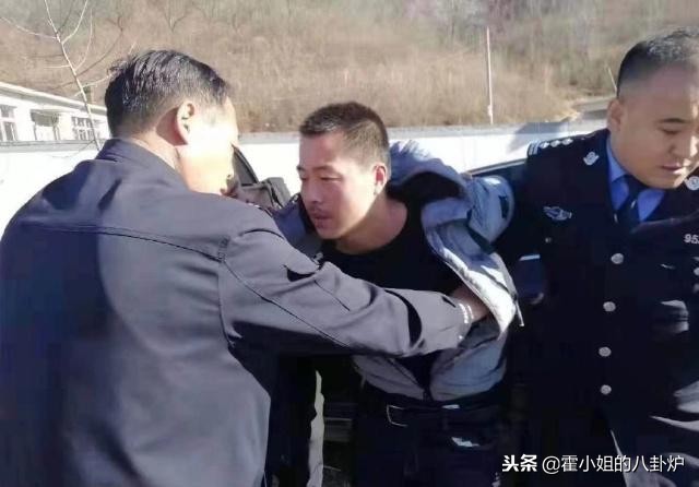 校门口的交通安全不容忽视，建昌二小的车祸悲剧不能重演