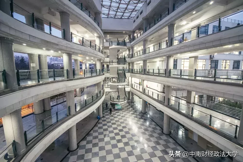 这个学校，就一个字，棒！