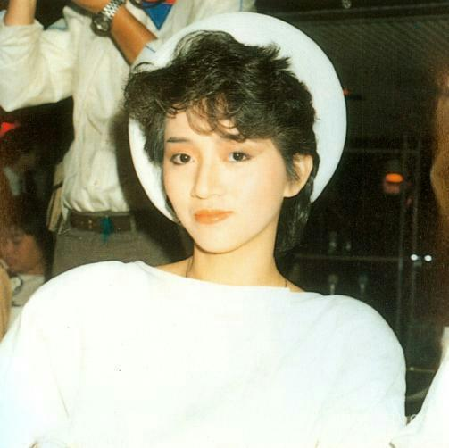 梅艳芳罕见照：从4岁到40岁，34张照片看尽“女人花”短暂的一生