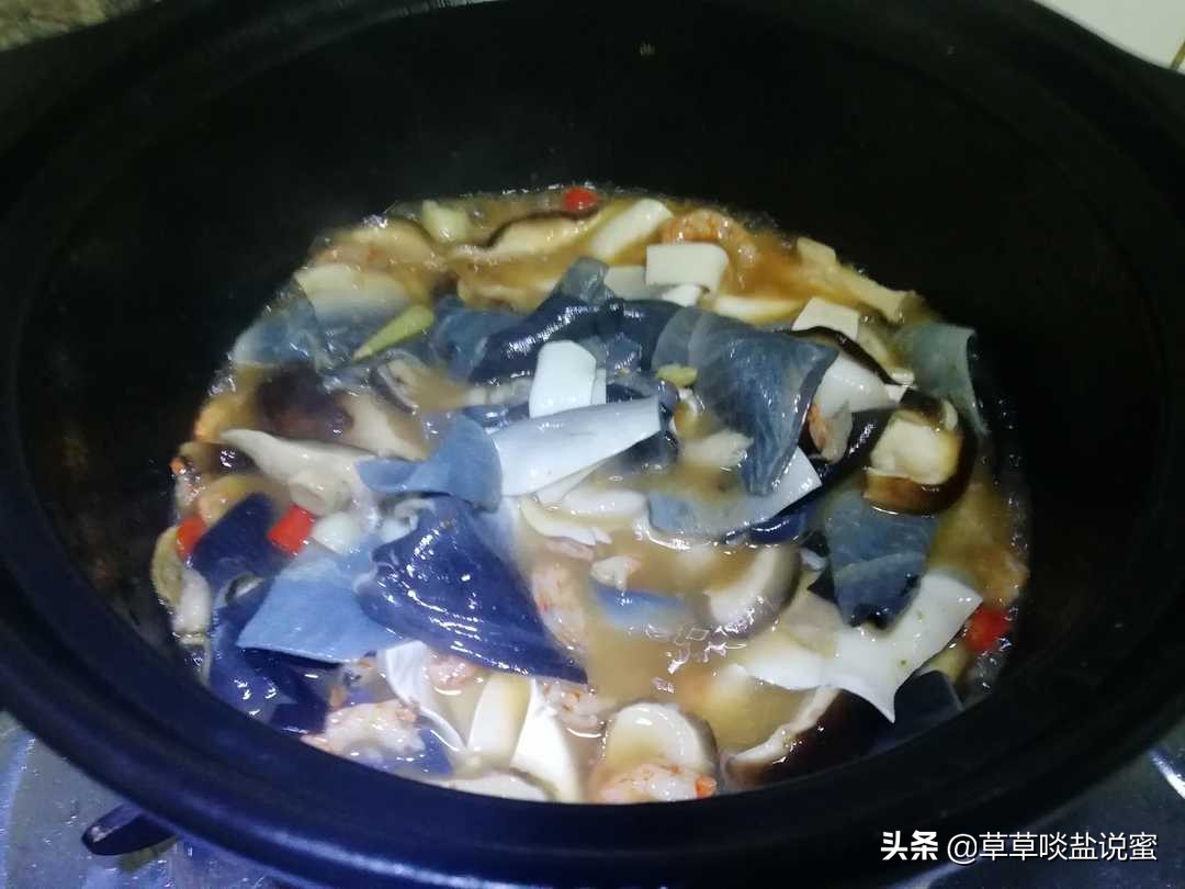 鲨鱼皮汤的做法窍门（沿海人教你煮鲨鱼皮营养远超鱼翅）