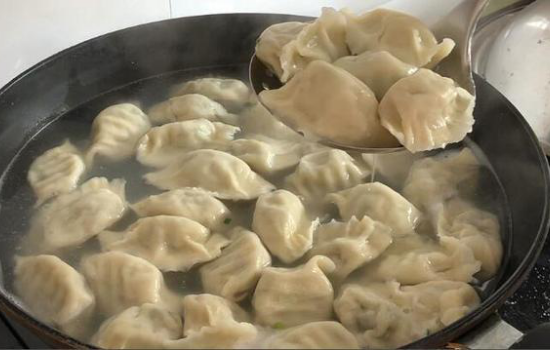 白菜饺子馅怎么调才鲜香多汁？正宗拌馅方法分享