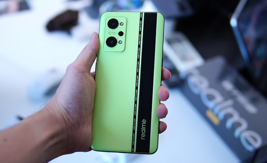 跌至1699元，5000mAh+65W+E4屏，72万跑分老旗舰618重回低价