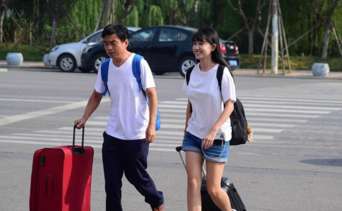 武汉出现5所“天价”大学，学费上涨幅度很大，家长直呼吃不消