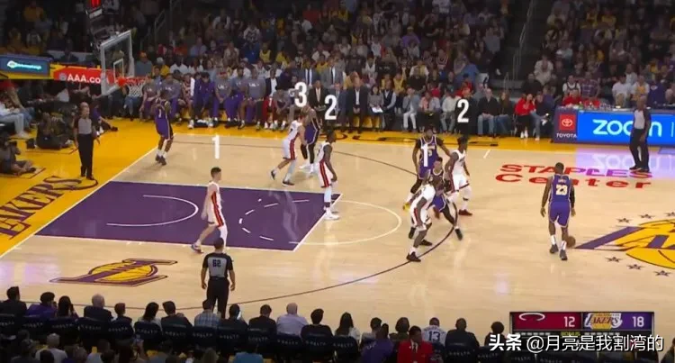 nba为什么允许区域联防(为何区域联防在季后赛被重用？压缩空间 防突破堵三分)