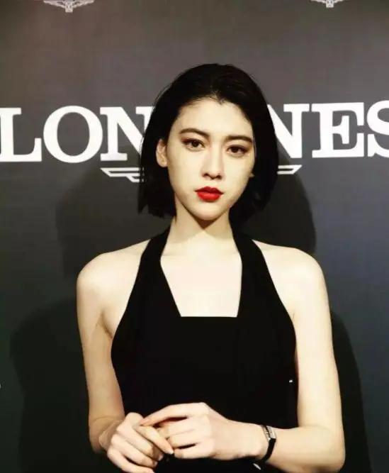 三吉彩花：无人不爱的颜值和身材