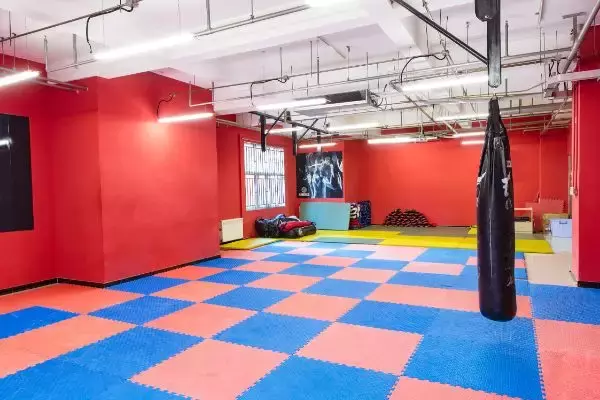 两次手术，不被家人看好，如今20岁的他成为高级私教，年薪三十万