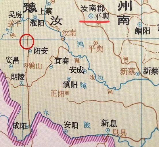 东汉时期,士族开始崛起,出现了汝南袁氏,弘农杨氏等四世三公的大家族