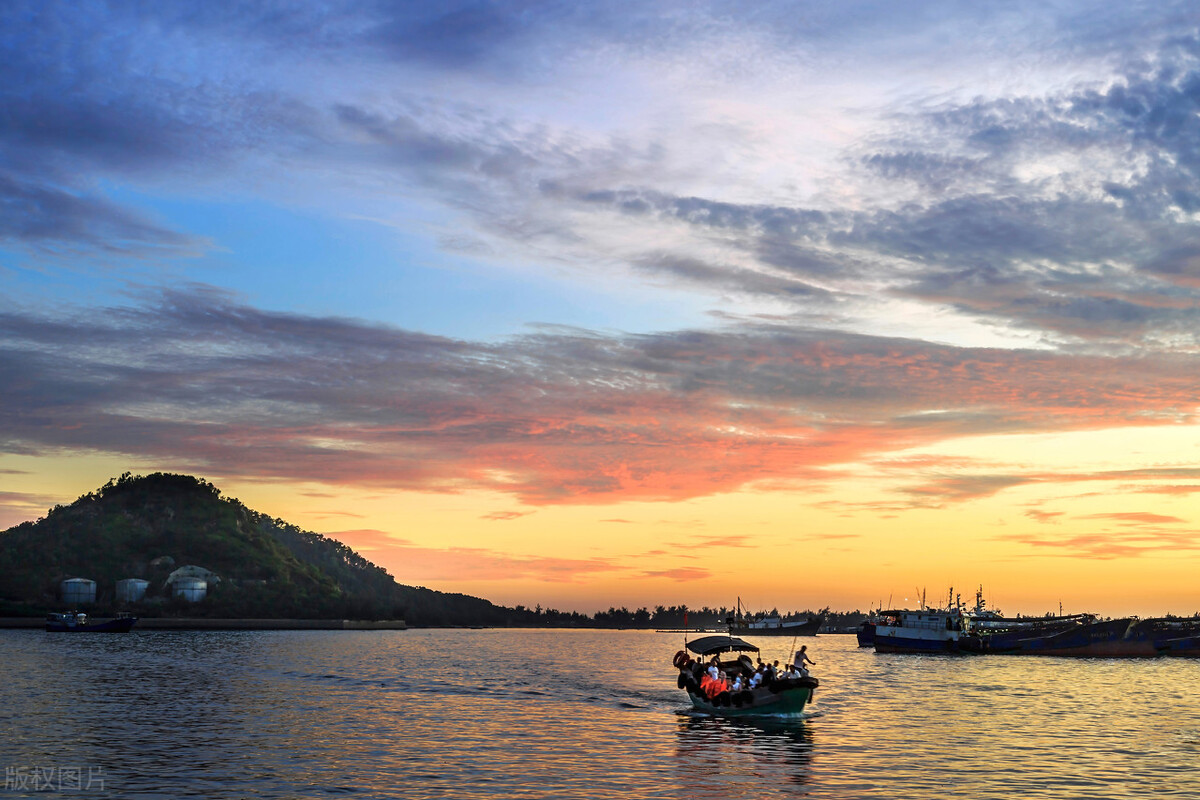 异性交往中,女人主动"断联",暗示着什么?