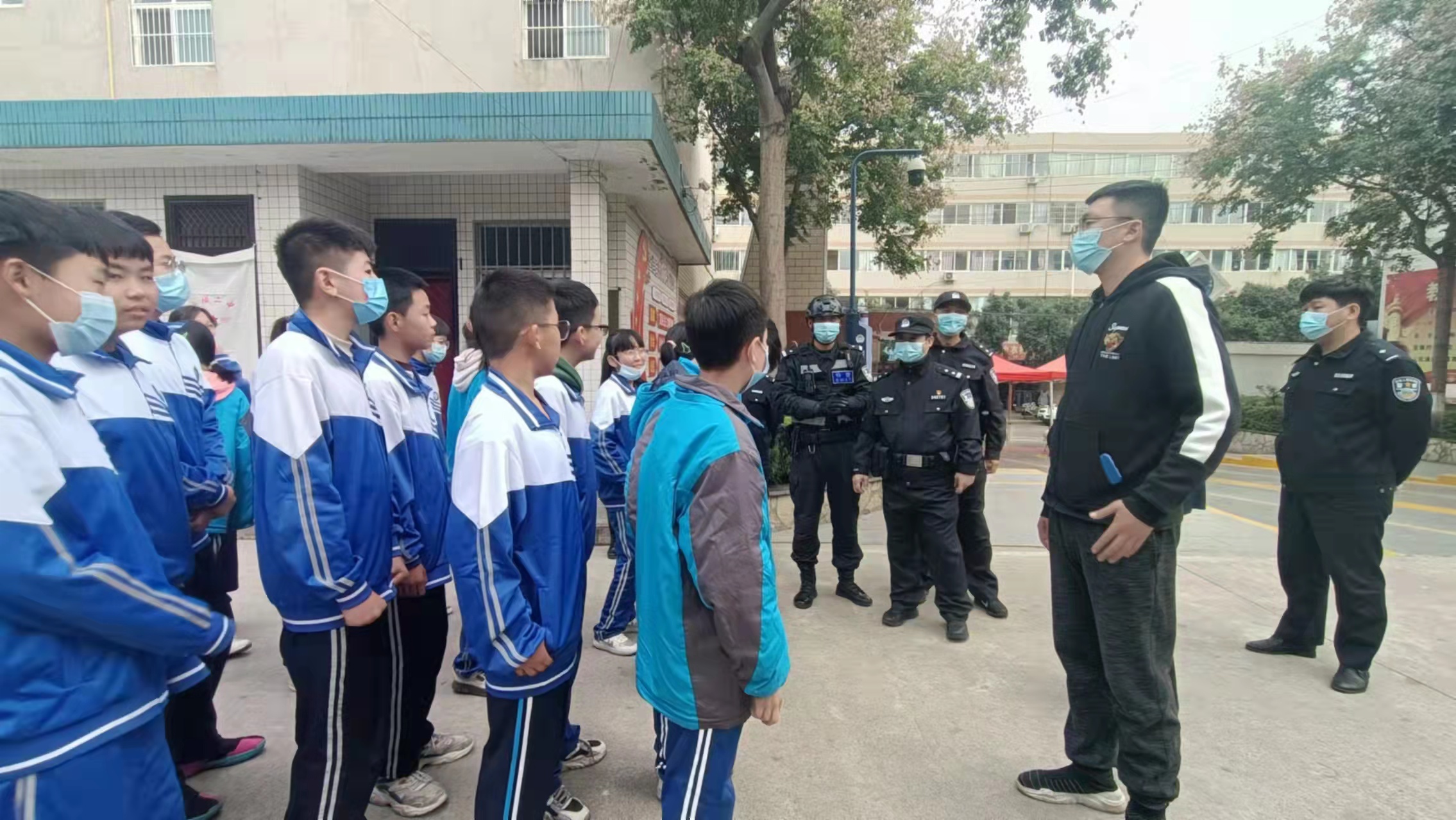 一键报警成效显 合成作战处置快——韩城市公安局以练为战 倾力打造智慧平安校园