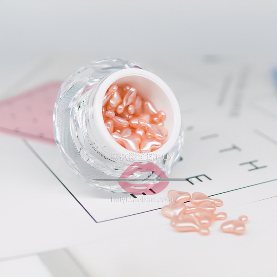 精华液推荐：提高肌肤的抗氧化能力，让肌肤由内而外的散发出光彩