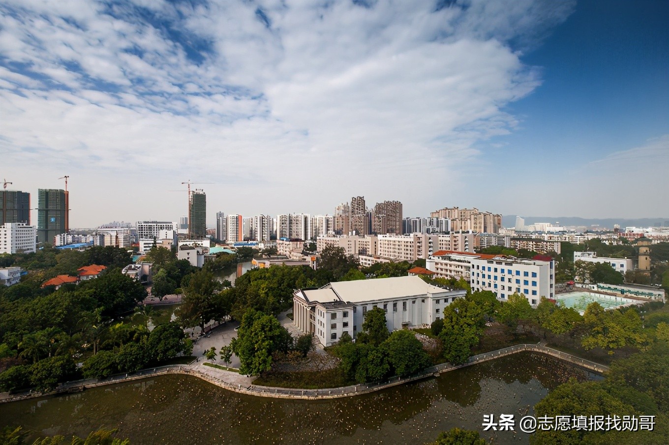 广西最厉害的大学是“广西大学”，985工程重点建设高校。