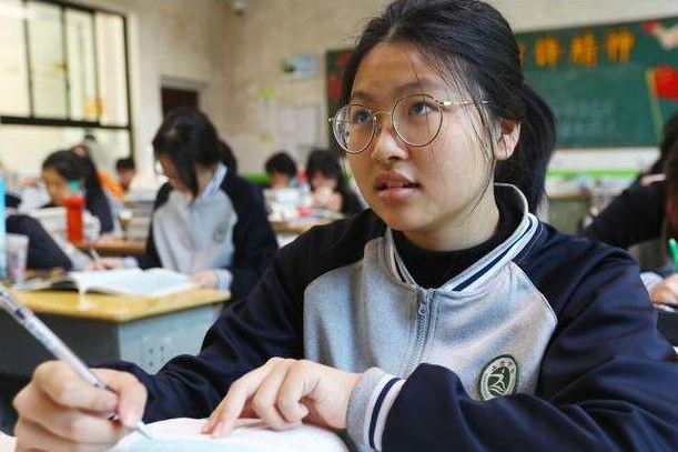 教育部传来“坏消息”，上大学或将变得更难，高三考生愁眉不展