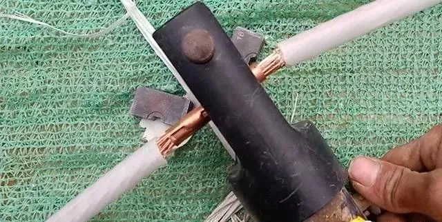 8500W with 4 square copper wire, 50A switch, why also trip?