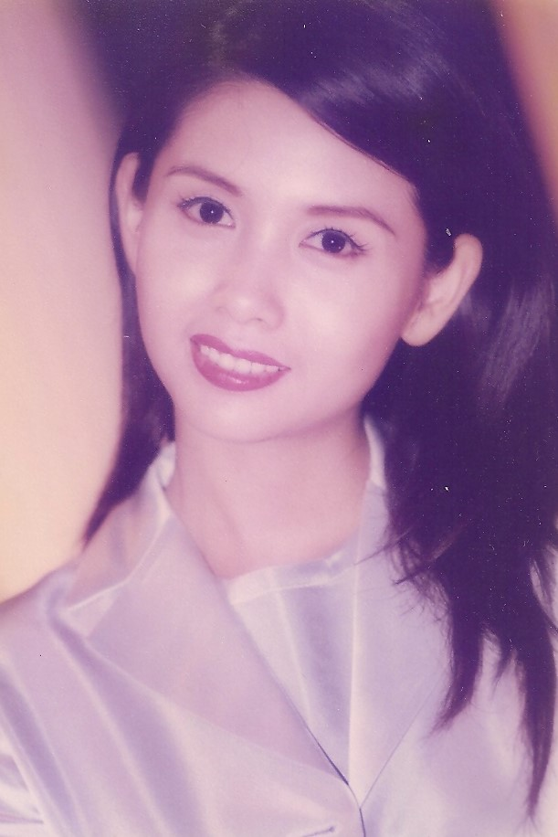 曾做著名导演10年“情人”，后嫁入豪门生3娃，今51岁成人生赢家