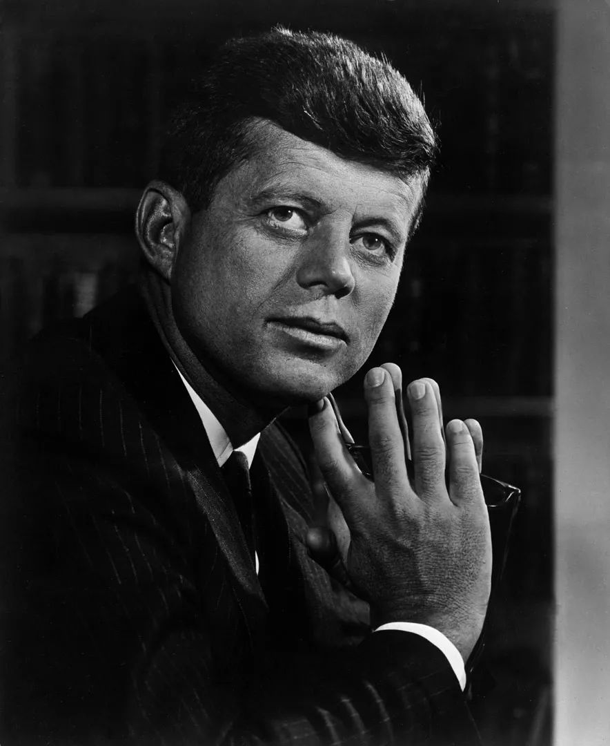 “摄影界伦勃朗”，拍下无数伟大的时代面孔，每一张都充满了故事