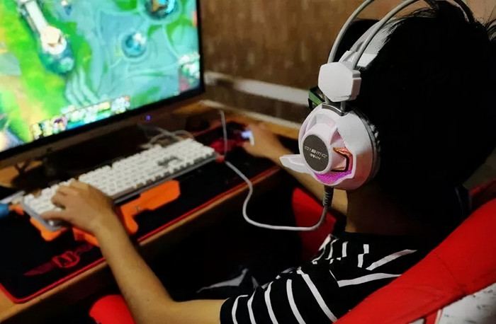 山东高考状元孟令昊，高中三年成绩平平，高考直接逆袭上清华