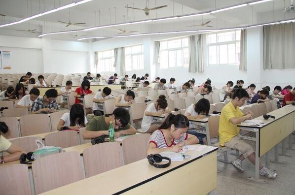 大学四年，3场考试含金量高，是找工作的敲门砖，大一新生别错过