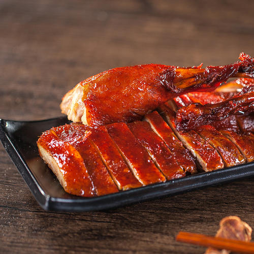 湖南这家板鸭店，320g鸭肉要88元，却很受追捧，网友：味道值这价