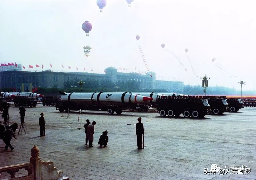 珍藏版！历次天安门广场的阅兵影像