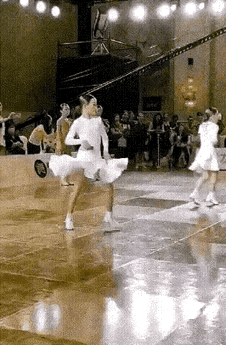 深圳少儿拉丁舞大赛，绿衣女孩的行为引发的深思