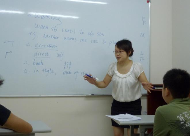 考生父亲花重金送孩子去补课班，承诺能过一本线，结果高考254分