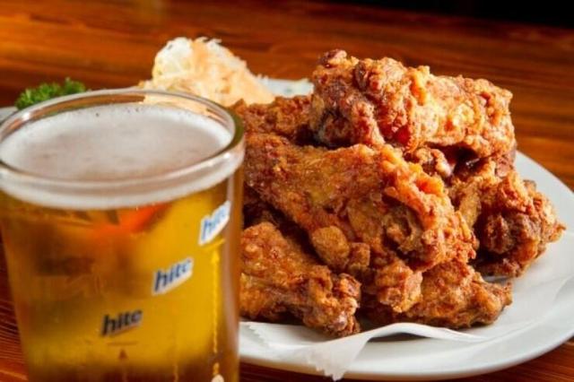 为什么韩式炸鸡可以配啤酒(为什么韩式炸鸡可以配啤酒吃)