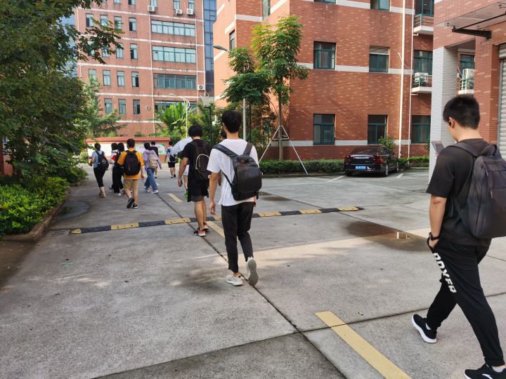 985二战学姐：考研党选住宿学校，这5个点需注意