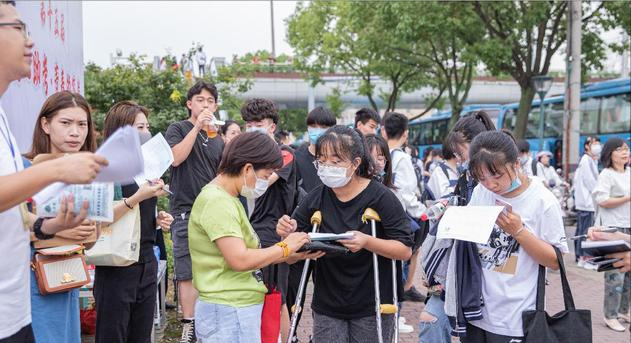 2021高考录取：本科一批投档结束，二本录取结果啥时候可以查询？