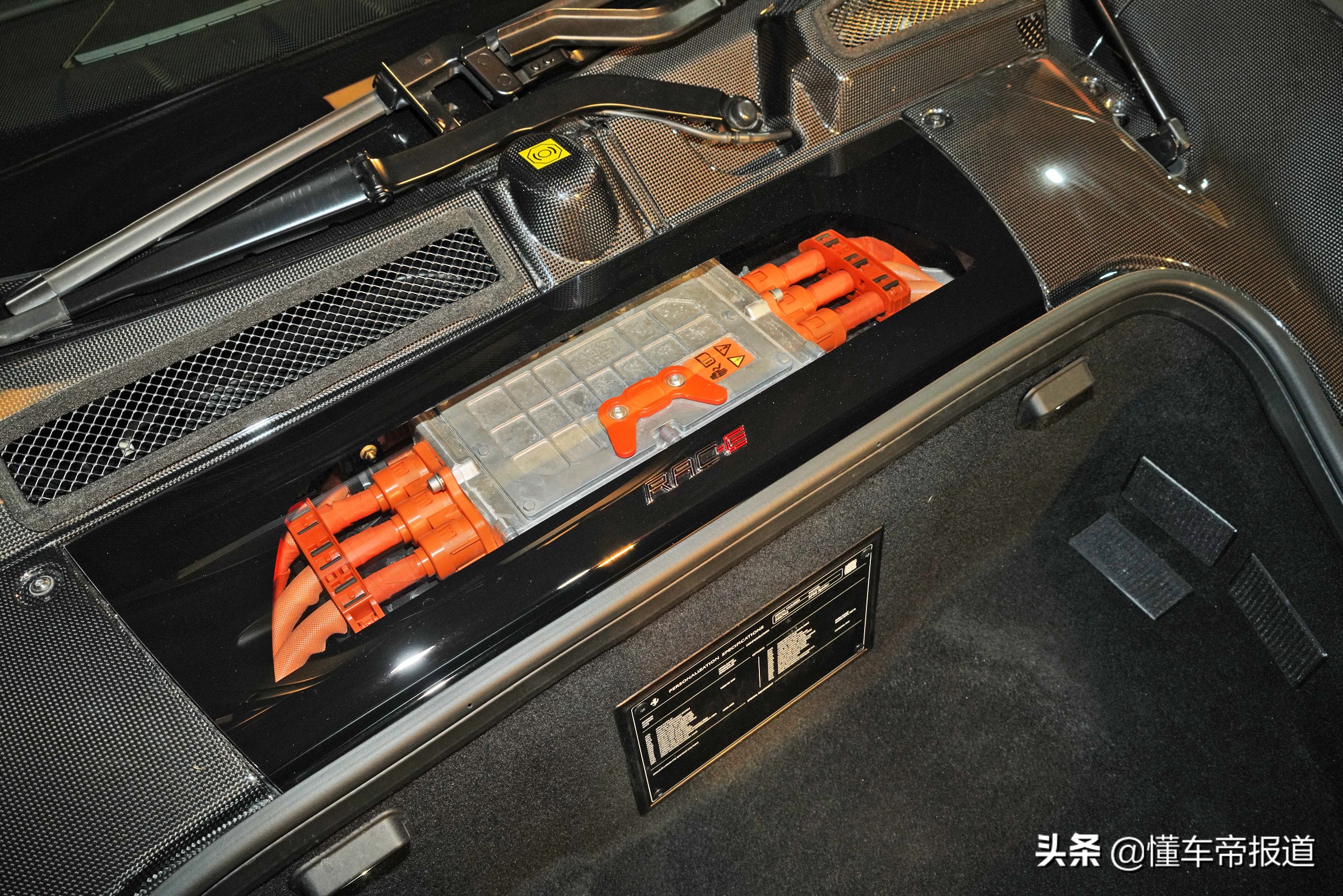 上市｜售499.8万元起，实拍法拉利SF90 Spider